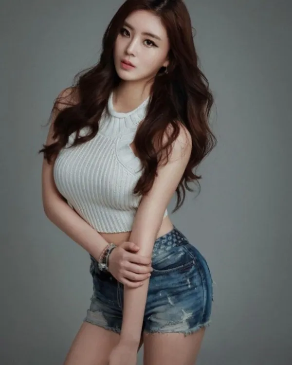 아주 훌륭하신 유채련