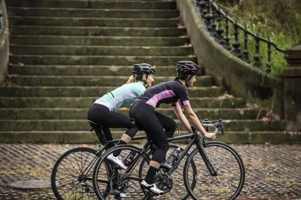 자전거 타는 여자들은 알흠답다