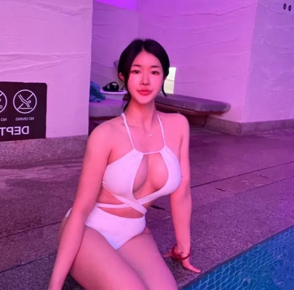 문신 누나 몸매