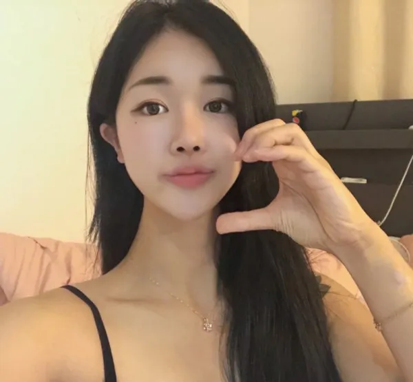 문신 누나 몸매