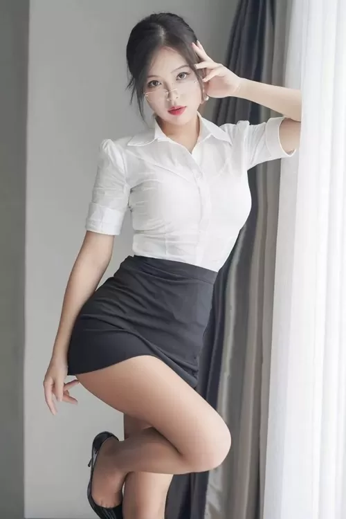 오피스룩이 은꼴의 갑인건 맞아