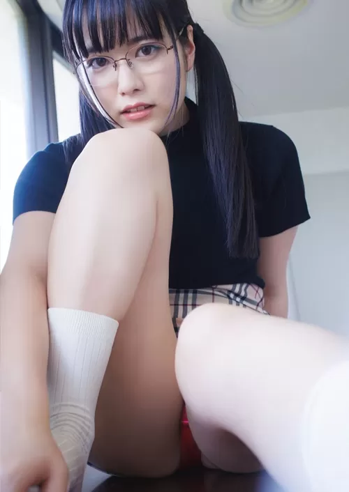 어깨를 두드리면~팬티를 보여줘라