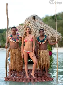 늘씬한 비키니녀..